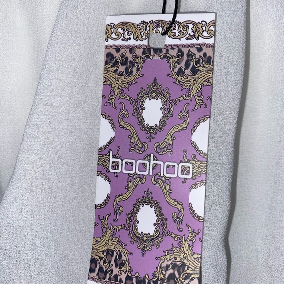 ⭐️ NWT Boohoo White Long Sleeve Sheer Crop Top. Size 8. - Picture 4 of 7